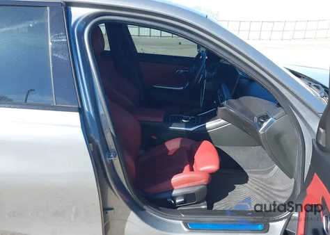 2023 BMW 330I xDrive z USA, uszkodzony, nr VIN 3MW89FF07P8D69955